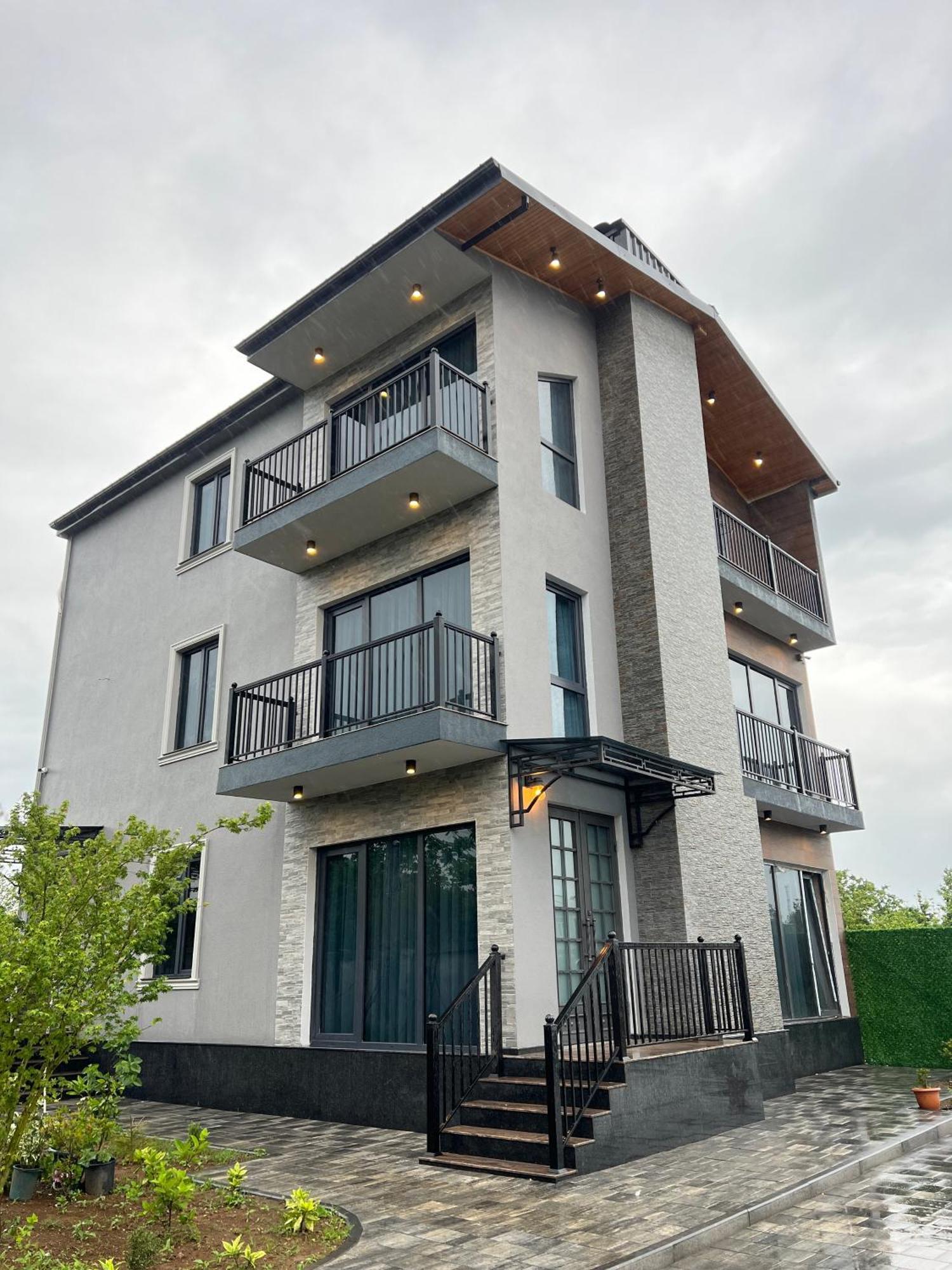 Feel Georgia Villa Batumi Bagian luar foto